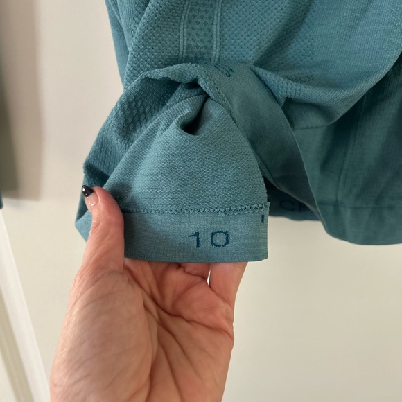 🍋🏃🏼‍♀️🎾 lululemon Swiftly Tech Long Sleeve Athletic Top 🎾🏃🏼‍♀️🍋 - Picture 5 of 9